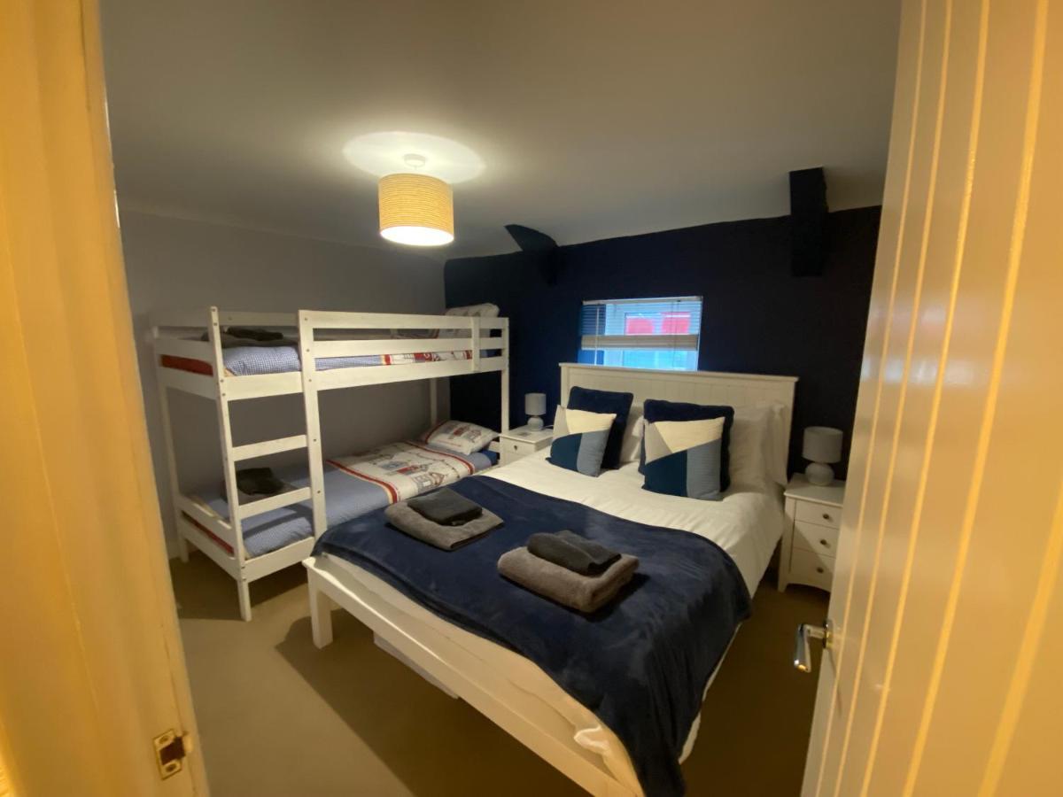 Sands Reach, Dog Friendly Tenby House Bagian luar foto